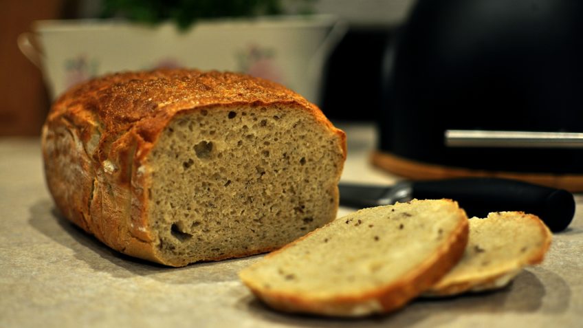 Chleb z ziemniakami i kminkiem